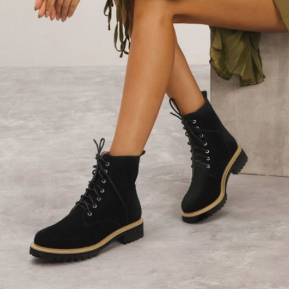 NWT The Best Boots! Wear anywhere and everywhere!